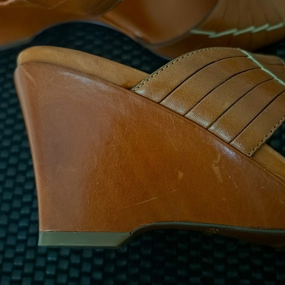 EUC Cole Haan Women's Tan Leather Sandals, Wedge, Sz 8.5 - Picture 16 of 17